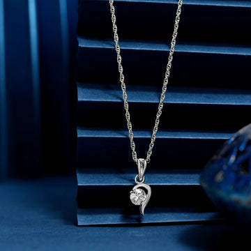 925 half heart with soliter chain pendent