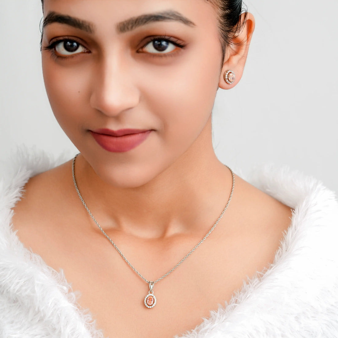 925 single orange stone with round cz chain p.set