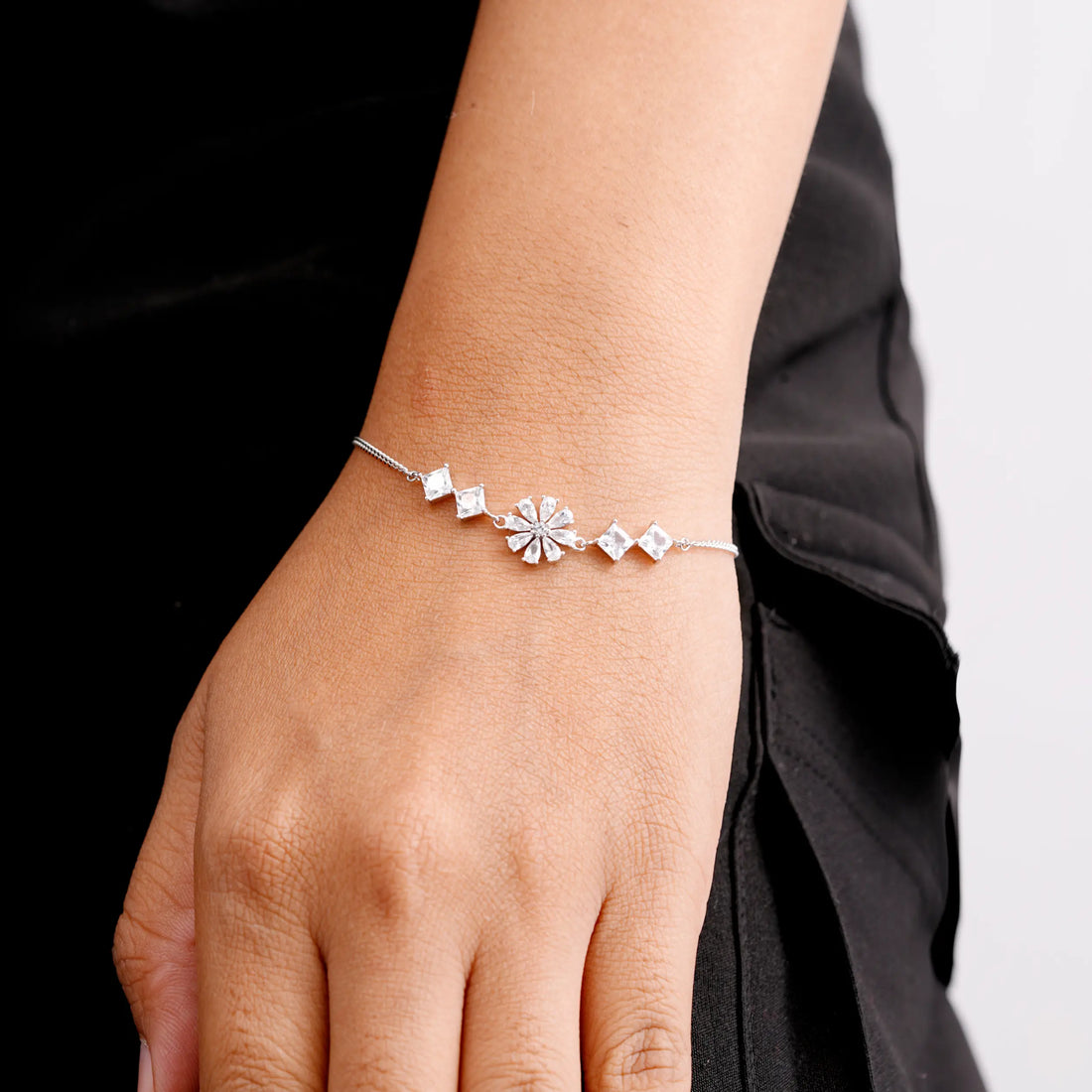 925 Delicate single dimond loose bracelate